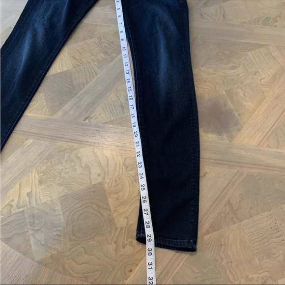 Mother the looker jeans 25 in dark wash: Coffee, tea or me? - Picture 14 of 16